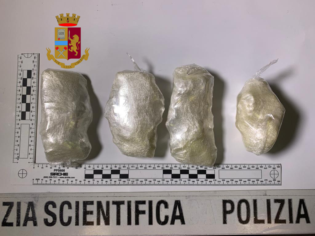 COCAINA NASCOSTA NEL GIUBBOTTO 32 ENNE ARRESTATO A BOLZANO Radio NBC