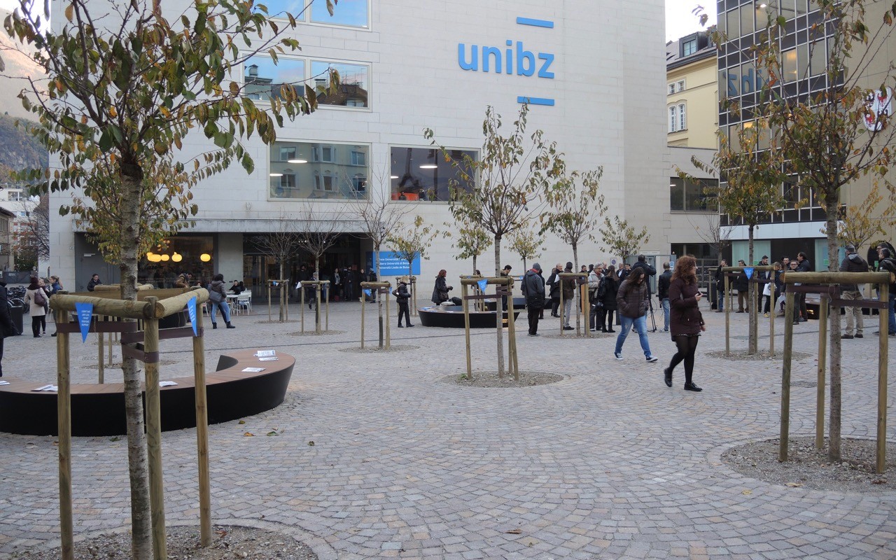 piazza-universita-bolzano-3