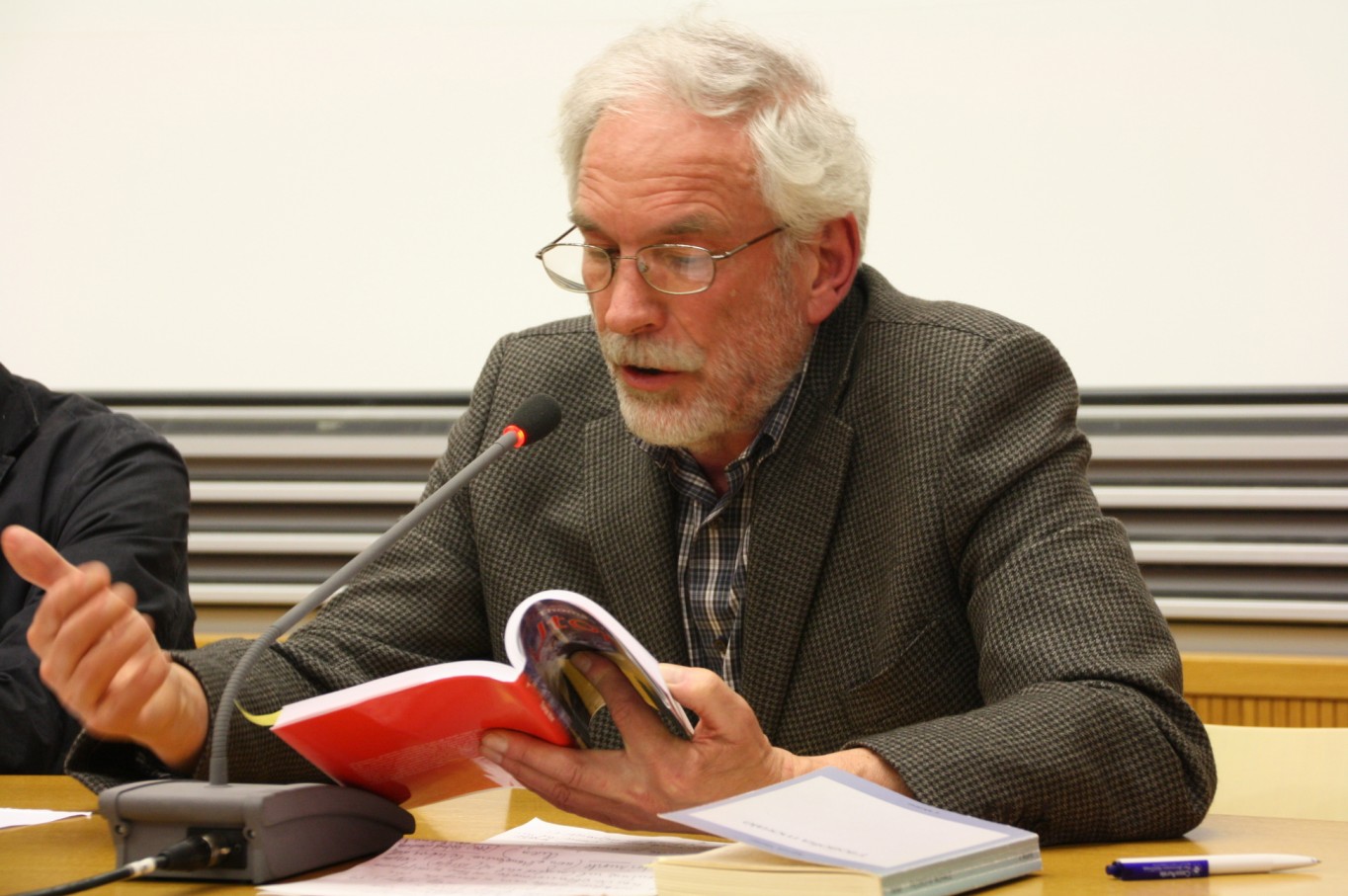 L'EX CONSIGLIERE PASSERINI DEVOLVE 274 MILA EURO AI POVERI Radio NBC