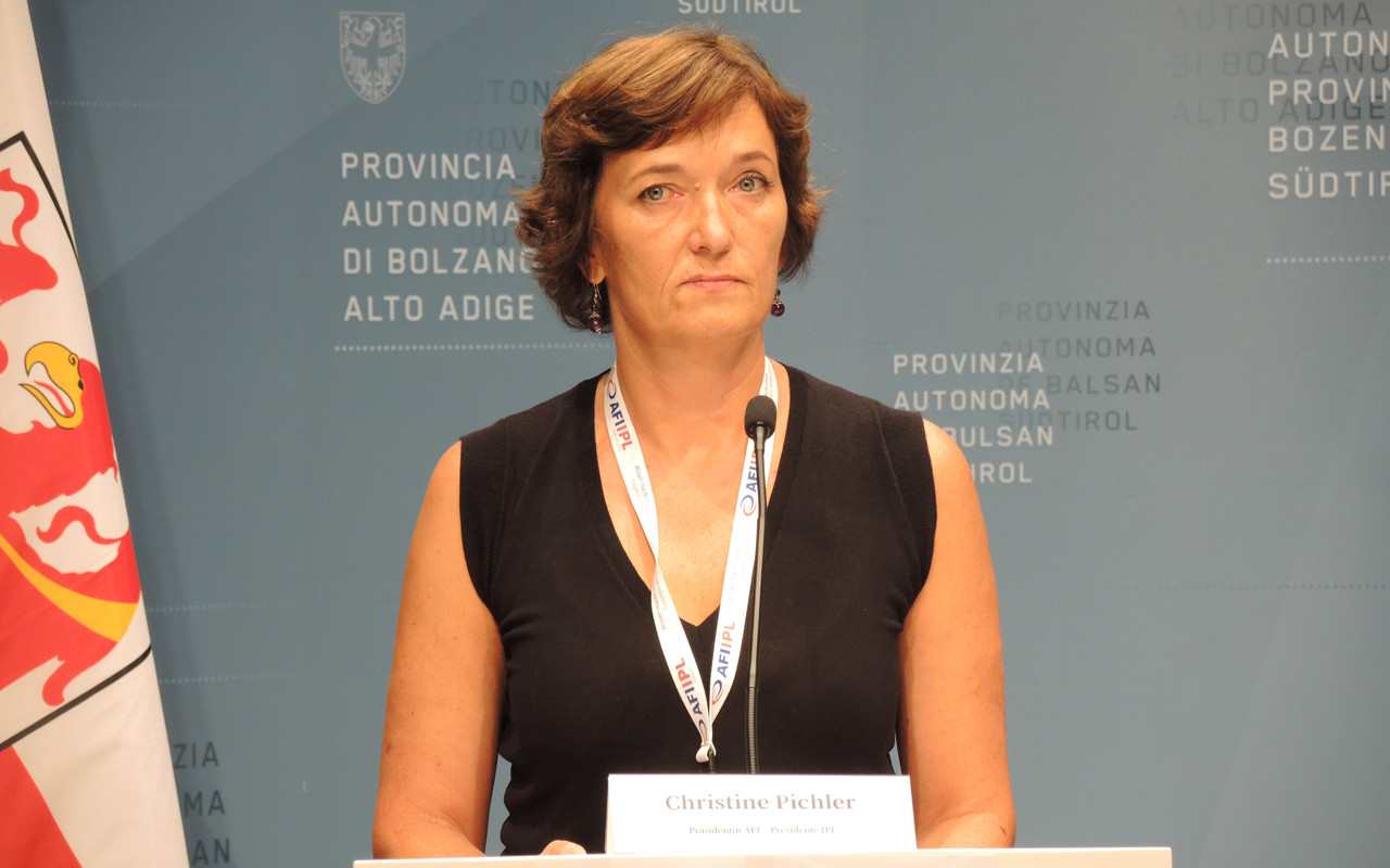 Afi 10