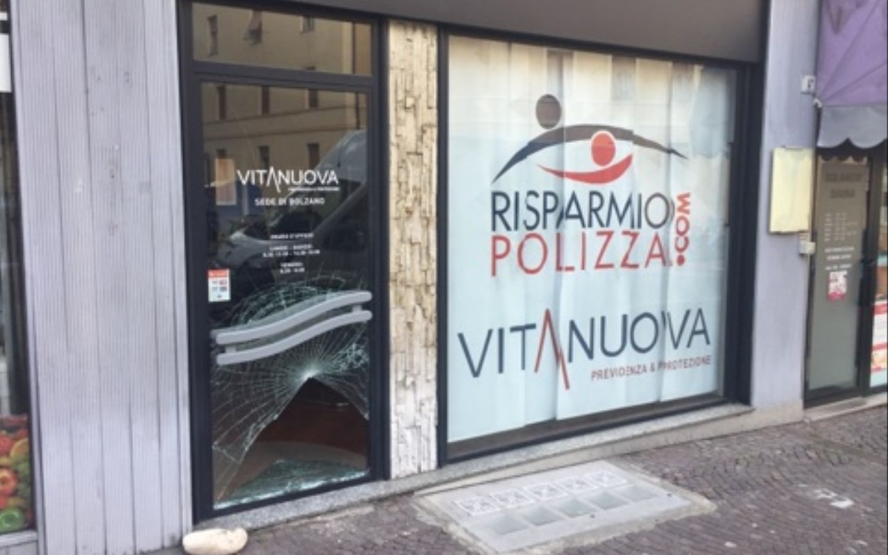 foto piazza vittoria