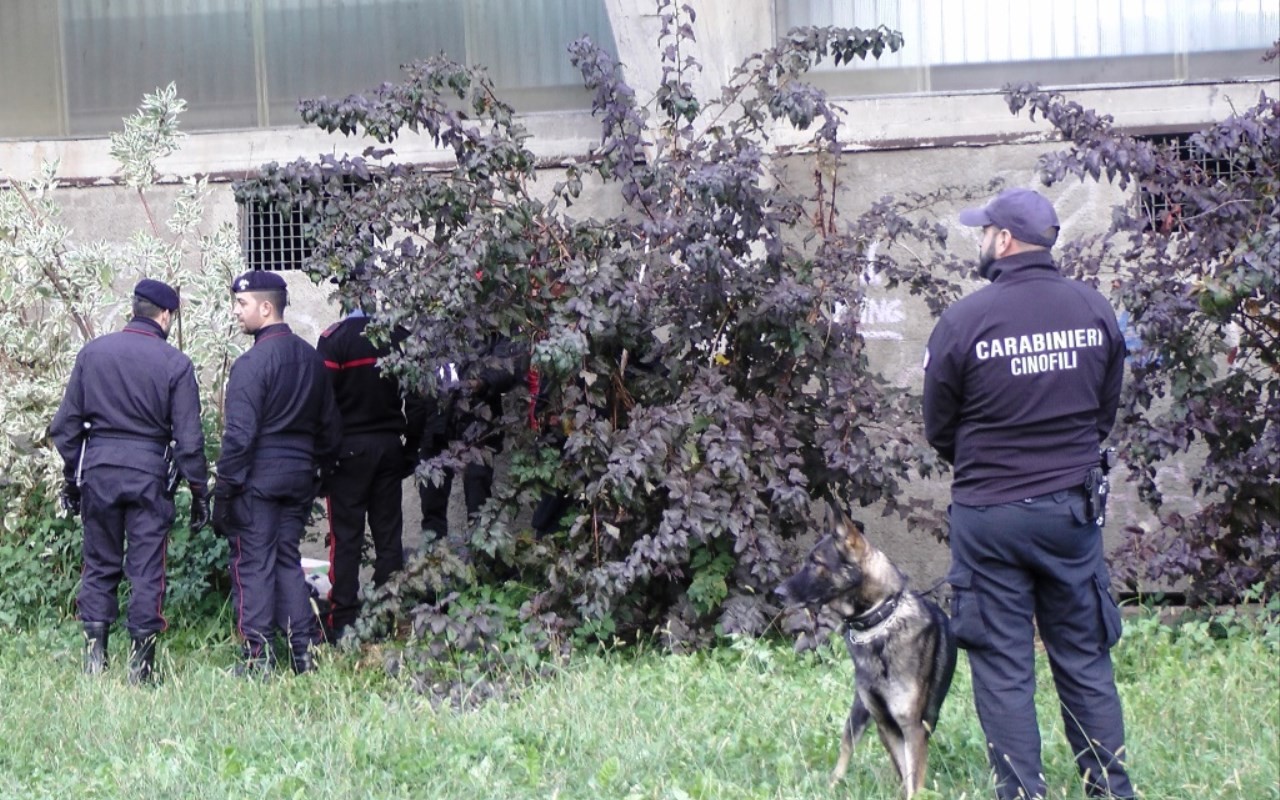 20170915 carabinieri durante il controllo