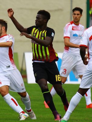 Berardocco in azione pressato da Diop