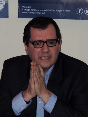 Alessandro Urzì su piazza Tribunale