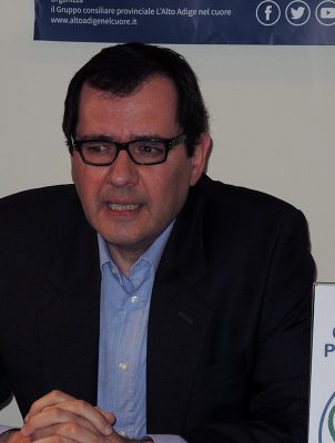 Alessandro Urzì su piazza Tribunale