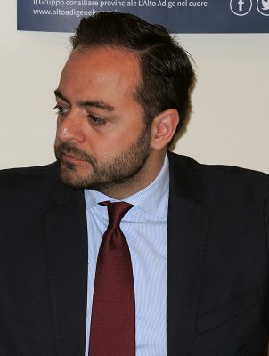 Alessandro Urzì su piazza Tribunale