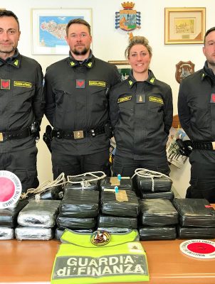 Sequestro Guardia di Finanza Cocaina 4