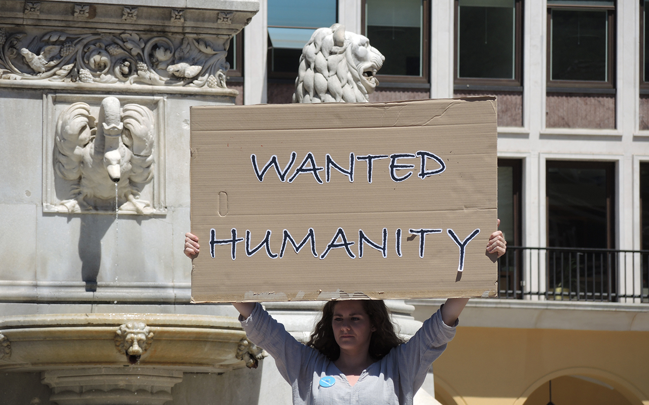 Eye Contact Flashmob – 2