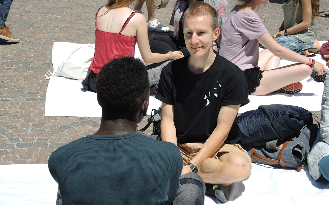 Eye Contact Flashmob – 3