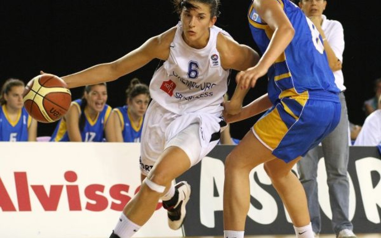 nadiamossong action