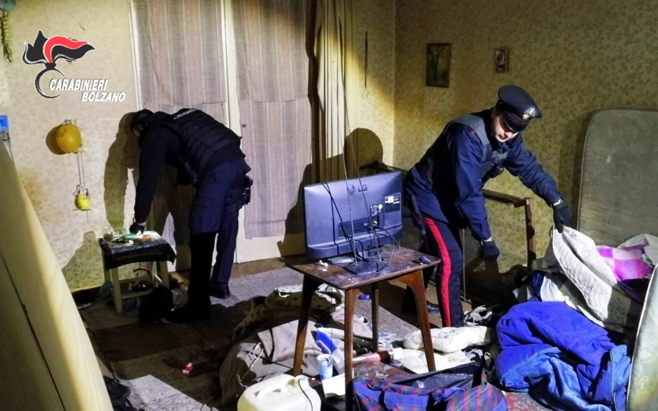 20181126 un momento della perquisizione