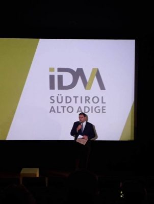 121352194_1258378271206694_565751767569383864_n