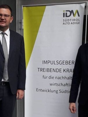 121445559_345060123386370_2972844391933013193_n