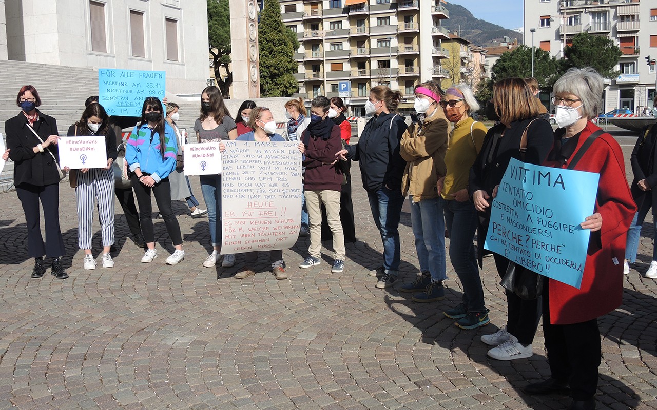 Manifestazione contrasto violenza maschile contro le donne 10
