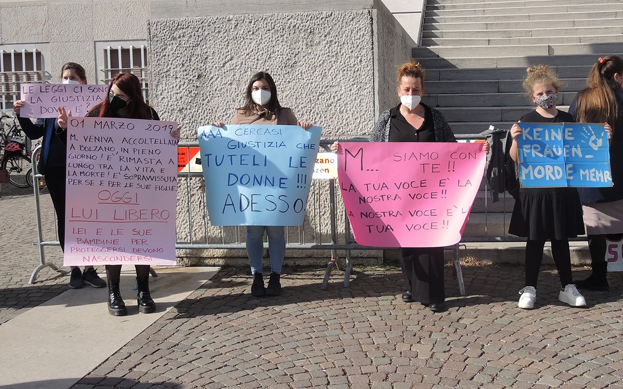 Manifestazione contrasto violenza maschile contro le donne 18