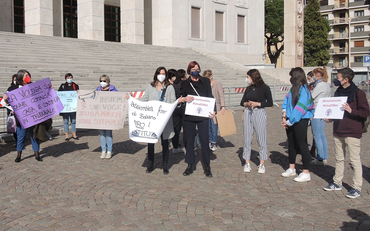 Manifestazione contrasto violenza maschile contro le donne 19