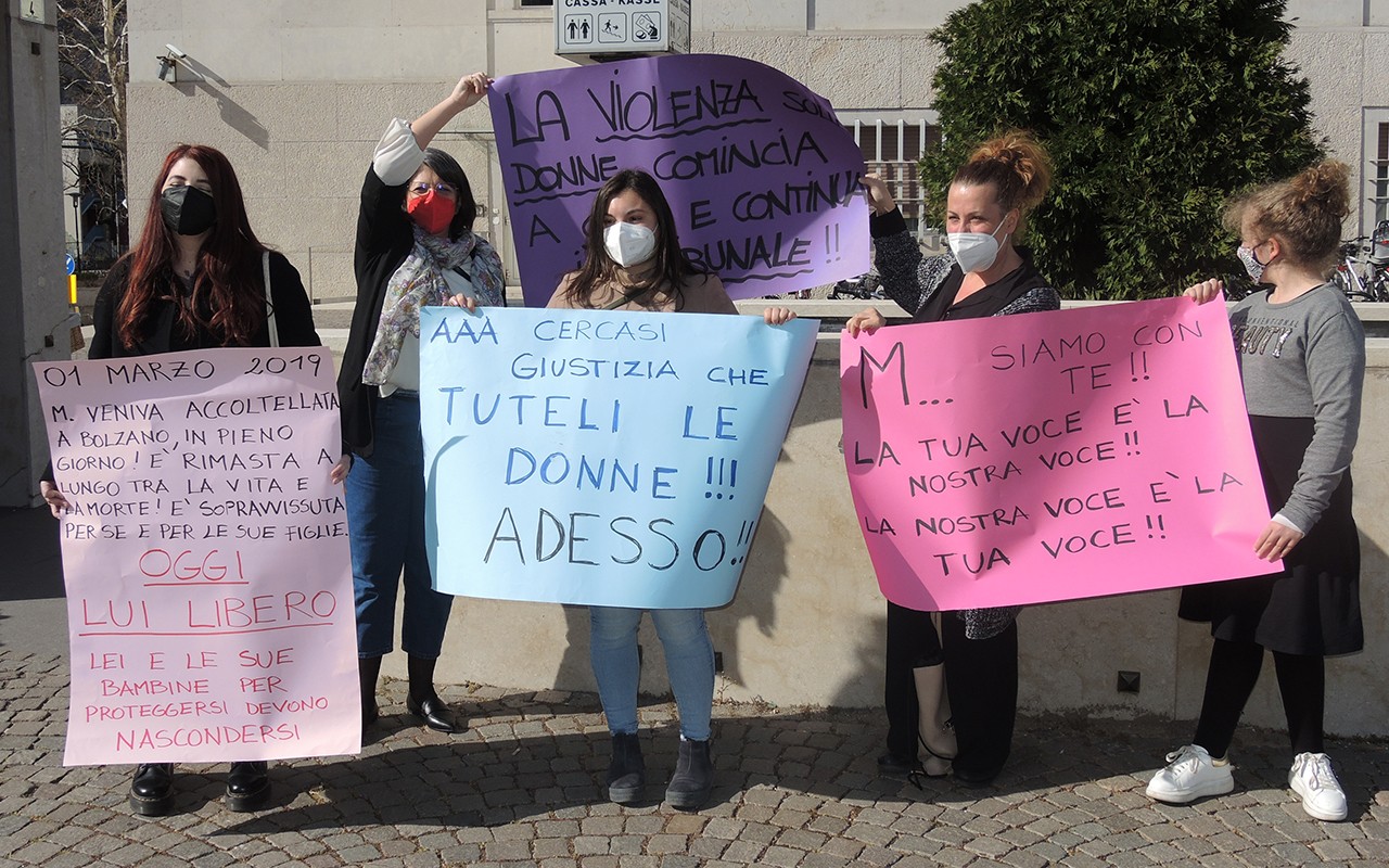 Manifestazione contrasto violenza maschile contro le donne 26