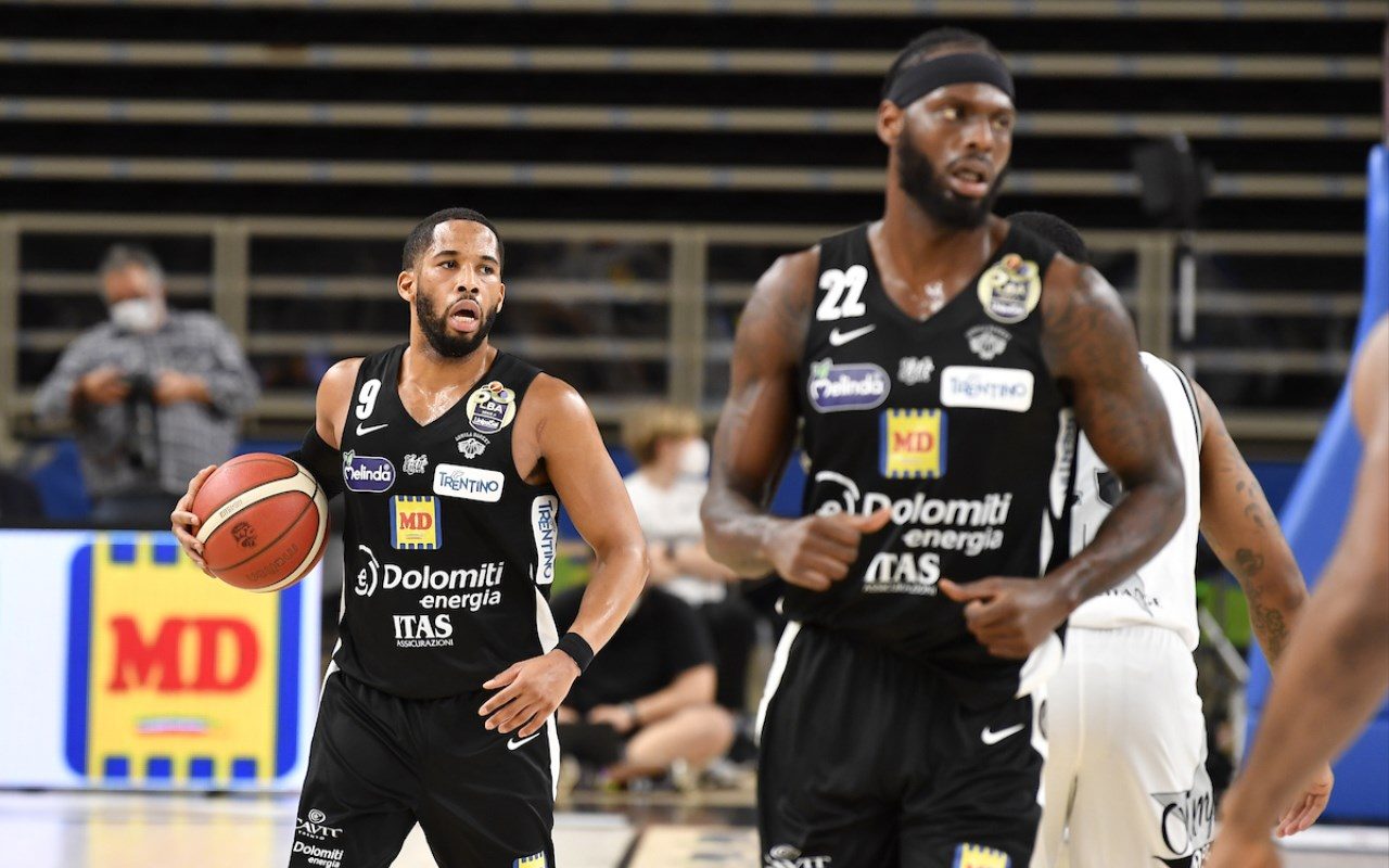 Browne-in-palleggio-vs-Milano