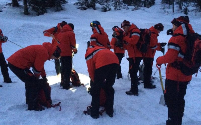 VALANGA IN TRENTINO, SEI SCIALPINISTI COINVOLTI, TUTTI SALVI