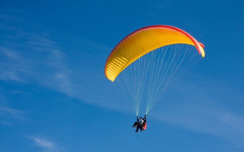 CIMA D’ASTA, FERITO PILOTA DI PARAPENDIO