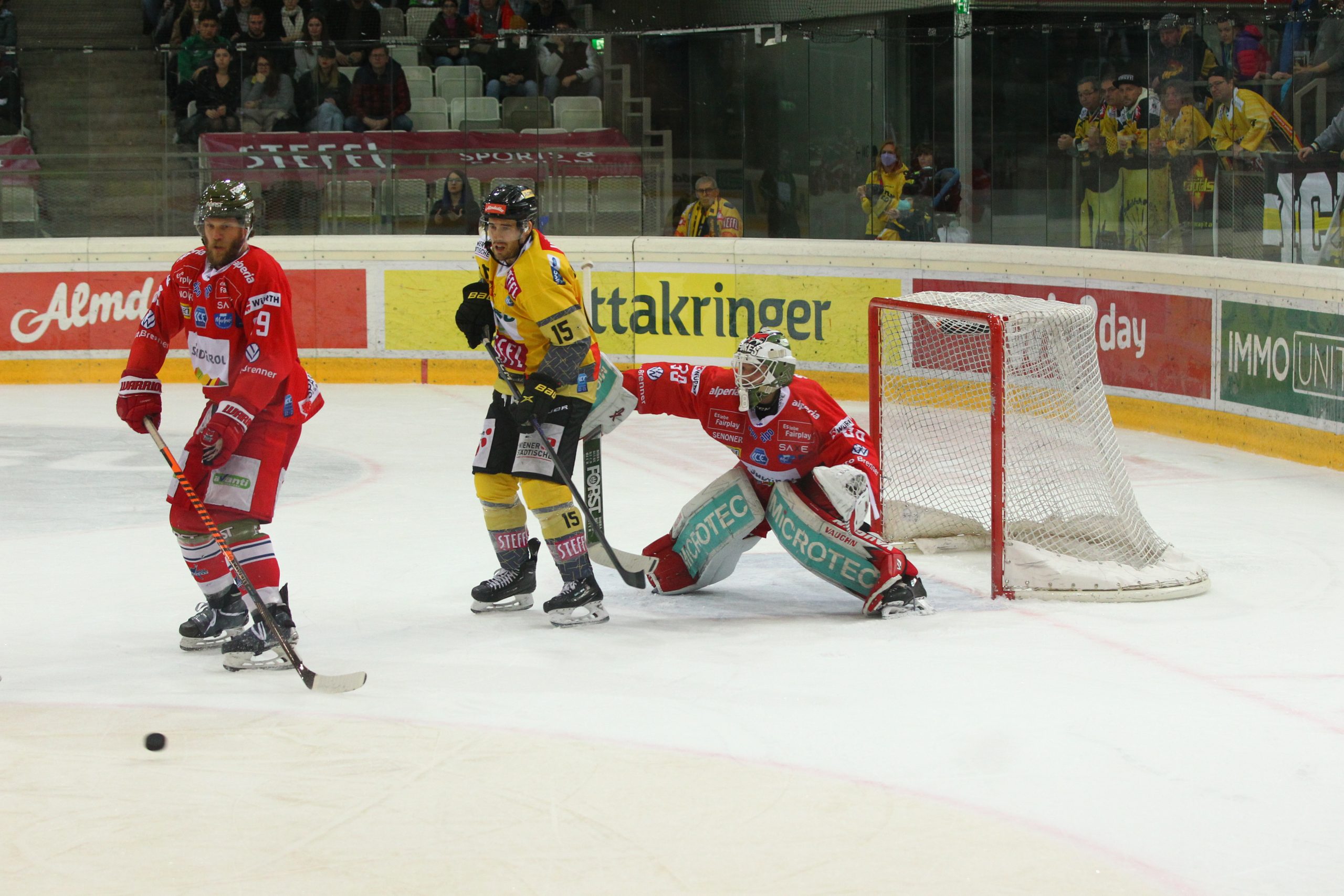 ICE HOCKEY LEAGUE, DOMANI SCATTA IL TORNEO TRASNFRONTALIERO CON BOLZANO E VAL  PUSTERIA SUL GHIACCIO