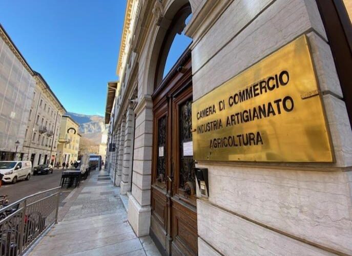 CAMERA DI COMMERCIO, TRENTINI PREOCCUPATI PER I RINCARI E CAUTI NELLE SPESE