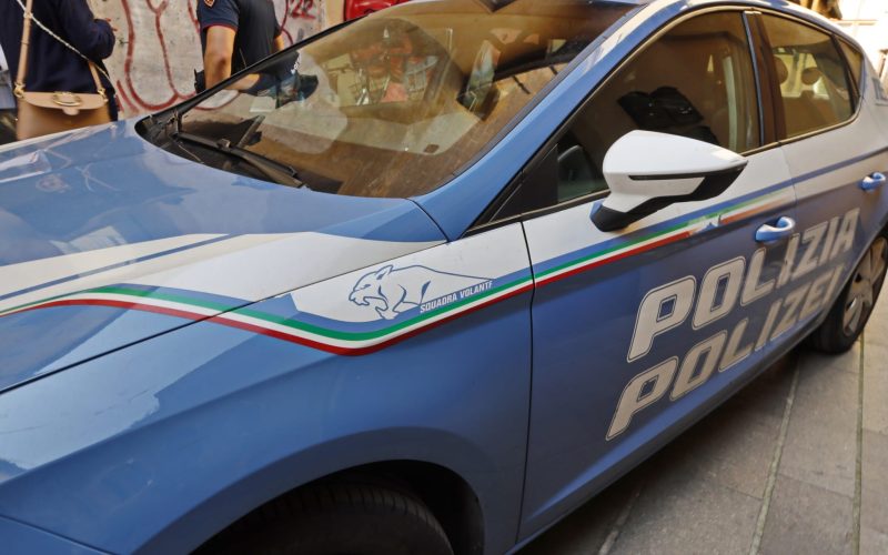 BOLZANO, RUBA UN PACCHETTO AL TABACCAIO DI PIAZZA IV NOVEMBRE E SCAPPA