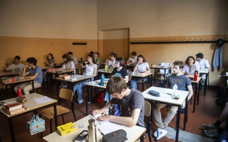 ALTO ADIGE, GLI INSEGNANTI RICEVERANNO 400 EURO LORDI IN PIÙ AL MESE