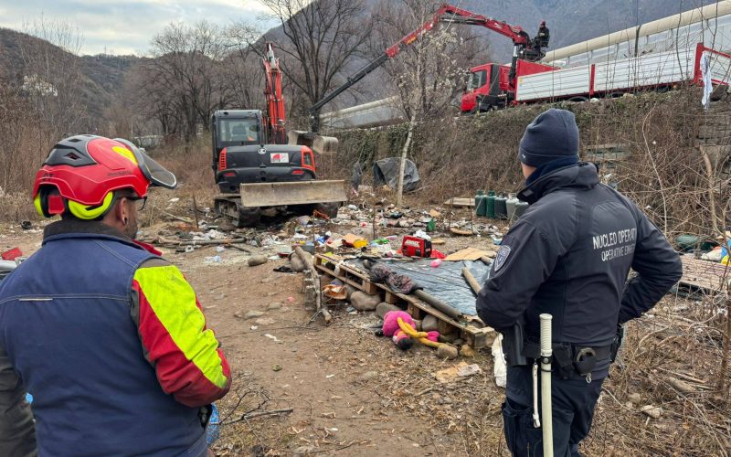 BOLZANO, PULIZIA LUNGO GLI ARGINI DEL FIUME ISARCO