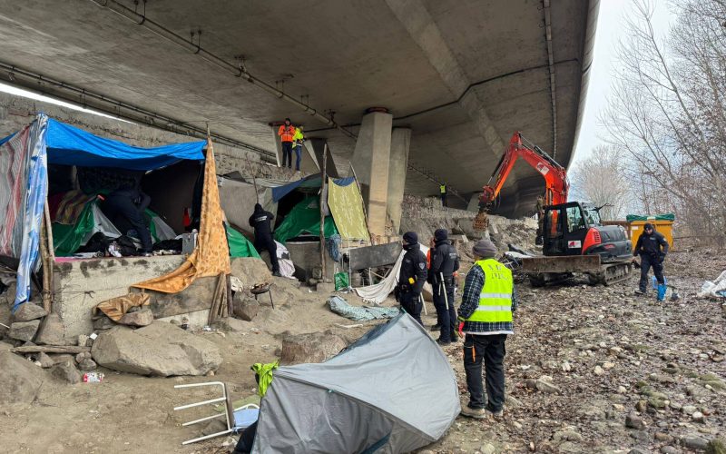 BOLZANO, SGOMBERATI ACCAMPAMENTI DI FORTUNA