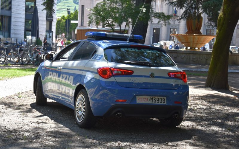 BOLZANO, LA POLIZIA LIBERA UN B&B OCCUPATO ABUSIVAMENTE E DENUNCIA DUE PERSONE