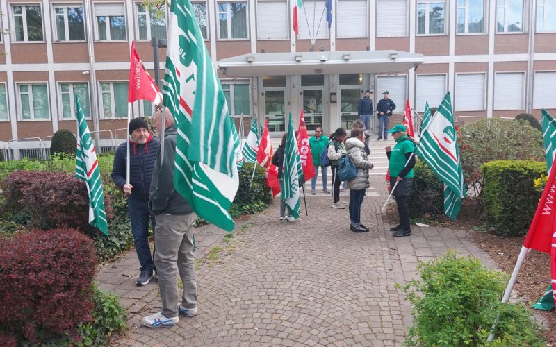 CAMBIO DI CONTRATTO PER LE LAVORATICI DELLE PULIZIE, PROTESTA A TRENTO