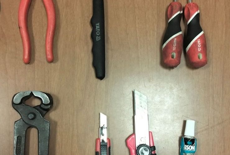 BOLZANO, TRE ROMENI FERMATI CON ARNESI DA SCASSO