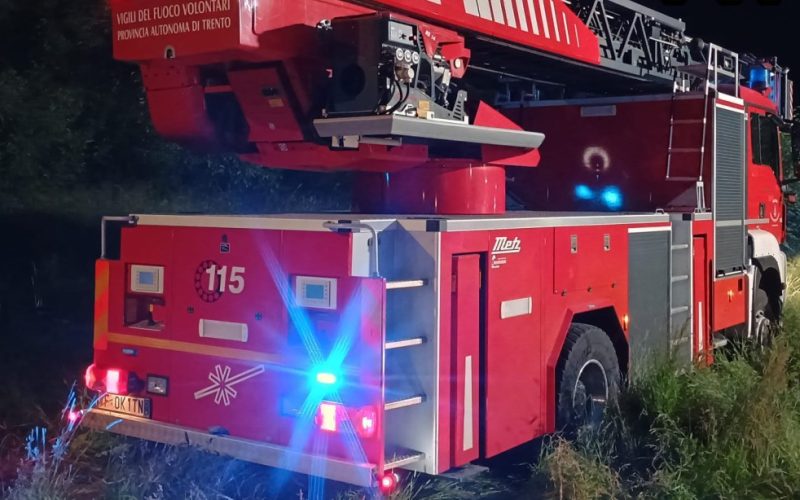 INCENDIO A CARISOLO, EVACUATE ALCUNE FAMIGLIE