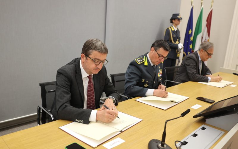 TRENTO, SOTTOSCRITTO L’ACCORDO PER LA NUOVA SEDE DEL COMANDO REGIONALE DELLA GDF