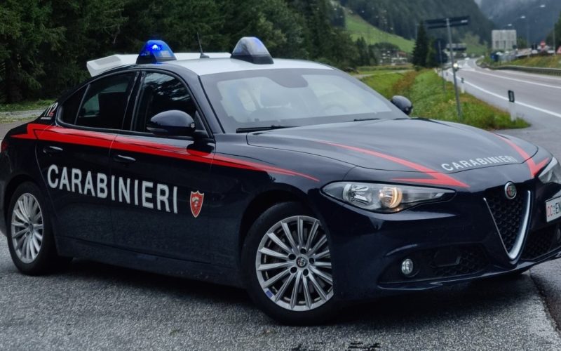 MERANO, TRUFFA DELLO SPECCHIETTO AI DANNI DI UNA 72ENNE