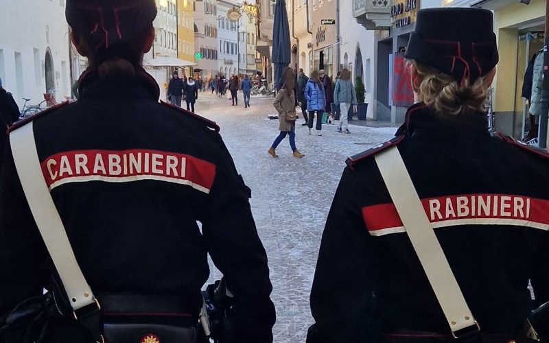 SCIA DI FURTI DI PROFUMI NEL BURGRAVIATO: CINQUE DENUNCE