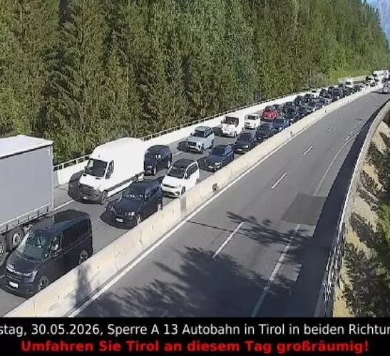 BRENNERO PRESO D’ASSALTO PRIMA DEL BLOCCO, 14 KM DI CODA IN AUSTRIA