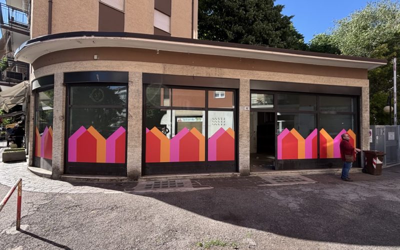 BOLZANO, VETROFANIE PER I LOCALI COMMERCIALI SFITTI