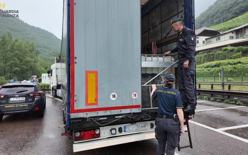 GDF SEQUESTRA 27MILA LITRI DI GASOLIO A BOLZANO NORD
