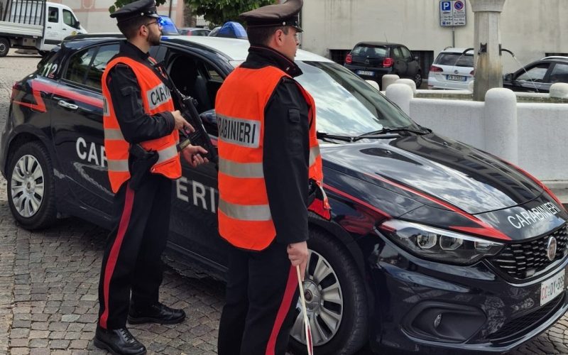 RICATTO PER RESTITUIRE L’AUTO, BLITZ DEI CARABINIERI DI EGNA DURANTE LA CONSEGNA DEL DENARO