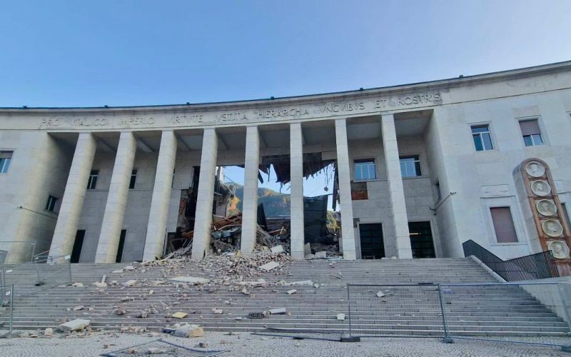 CROLLO TRIBUNALE: DOMANI ALCUNI POMPIERI E DIPENDENTI NEL PALAZZO