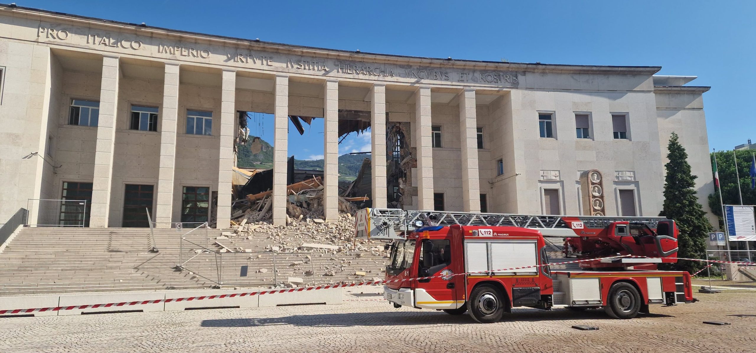 CROLLO TRIBUNALE, IL SINDACO VIETA L’ACCESSO ALLA PIAZZA E AL GARAGE