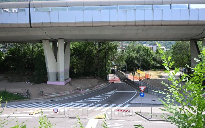 BOLZANO. CHIUSURA DEL SOTTOPASSO DI VIA TRENTO, MISURE PER CONTENERE I DISAGI