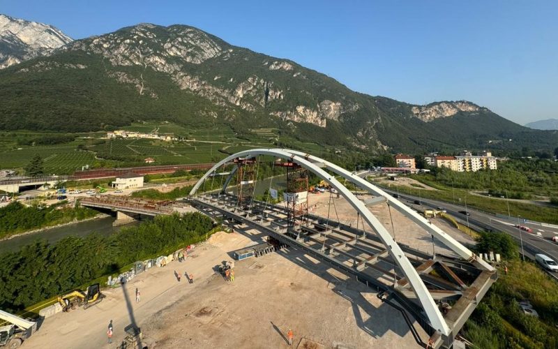 TRENTO, AVVIATO IL VARO DEL NUOVO PONTE A RAVINA