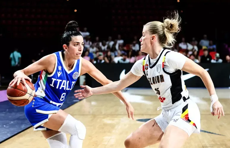 A TRENTO IN CAMPO IN AMICHEVOLE SIA LE AZZURRE, SIA GLI AZZURRI