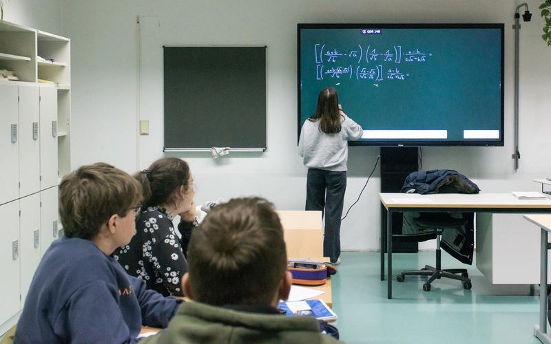 SCUOLA IN ALTO ADIGE, AUMENTI PER IL PERSONALE