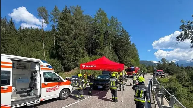 SCONTRO FRONTALE A MONGUELFO, CINQUE FERITI