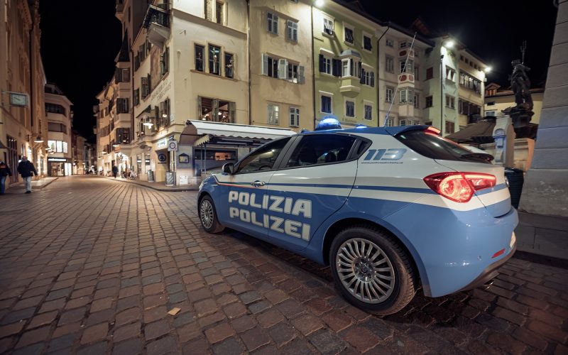 BOLZANO, LA POLIZIA DENUNCIA SETTE PERSONE E RITIRA UNA PATENTE DI GUIDA
