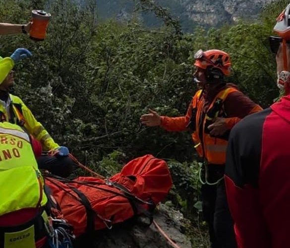 NAGO TORBOLE, CADUTA IN FALESIA DURANTE UNA ESERCITAZIONE